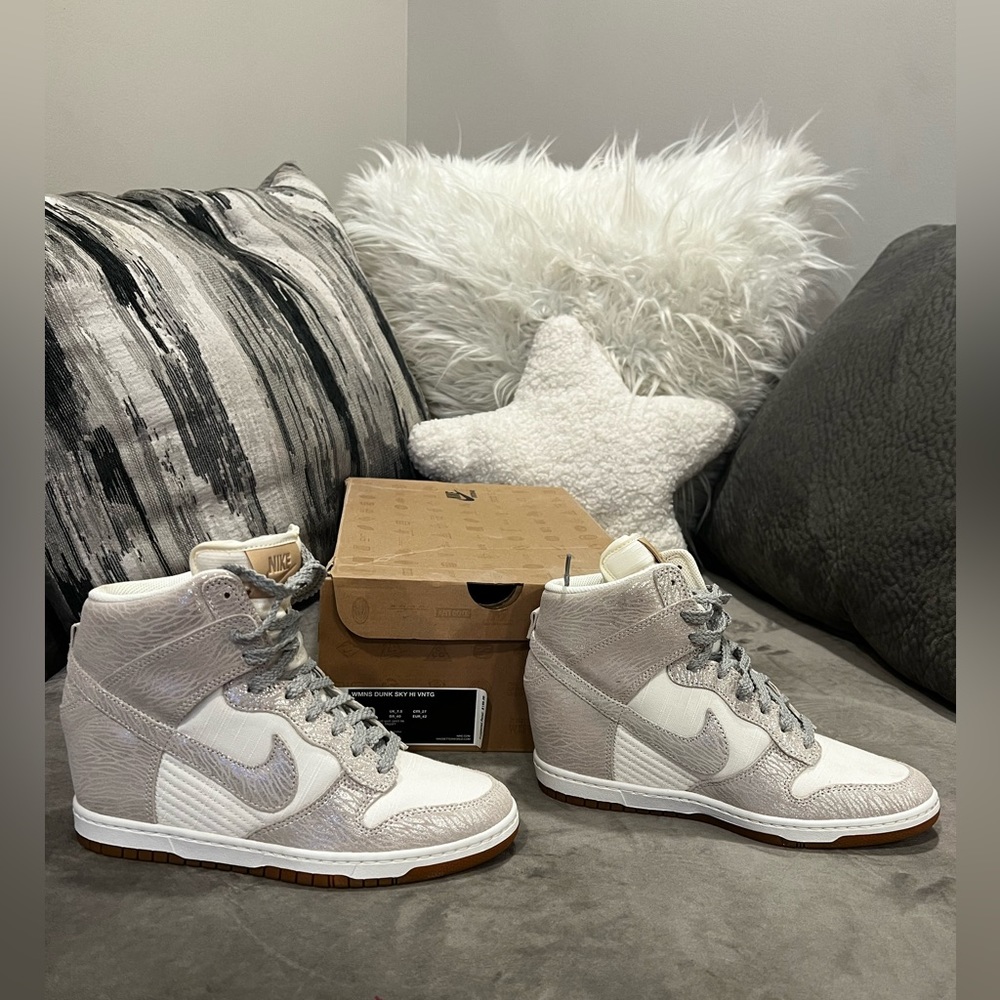 RARE!! Nike Dunk Sky Hi VNTG Sail Silver Summit Sz 10 543257-100 Sneaker-Wedge